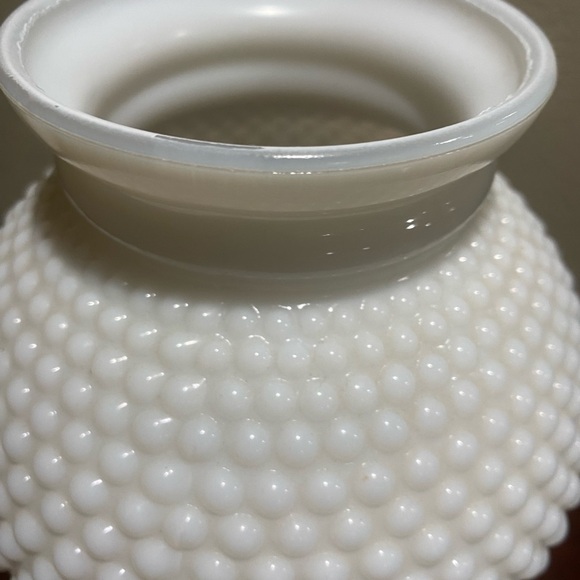Vintage, Hobnail Milk Glass Table Lamp with a Crumpled Ruffled Edge - Picture 4 of 11